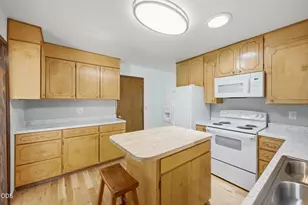 1711 SW 17th St, Redmond, OR 97756 - Photo 16