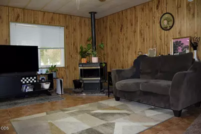 19 Ames Street, Madras, OR 97741 - Photo 6