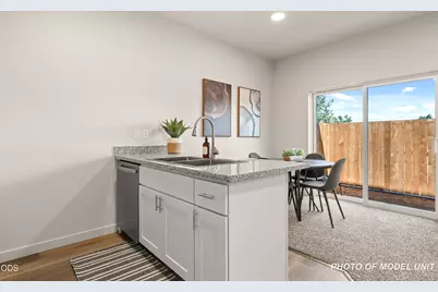 2024 Sunset Drive #4, Medford, OR 97501 - Photo 8