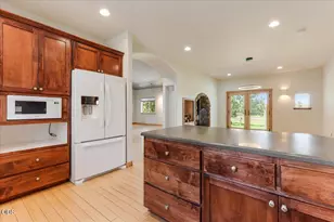 69175 Holmes Rd, Sisters, OR 97759 - Photo 10