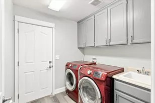 980 Willowdale Ave, Medford, OR 97501 - Photo 22
