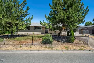 598 Laurel St, Eagle Point, OR 97524 - Photo 1
