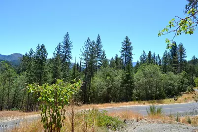 2030 Sylvan Drive, Grants Pass, OR 97527 - Photo 4