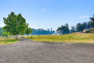 9561 Hwy-140, Eagle Point, OR 97524 - Photo 4