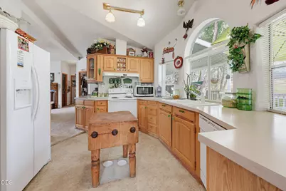 9561 Hwy-140, Eagle Point, OR 97524 - Photo 18