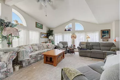 9561 Hwy-140, Eagle Point, OR 97524 - Photo 16