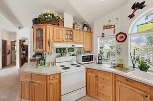9561 Hwy-140, Eagle Point, OR 97524 - Photo 20
