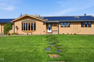 105 SE Barber Rd, Madras, OR 97741 - Photo 2