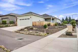 3117 Delorraine Dr, Medford, OR 97504 - Photo 32