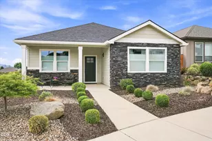 3117 Delorraine Dr, Medford, OR 97504 - Photo 2