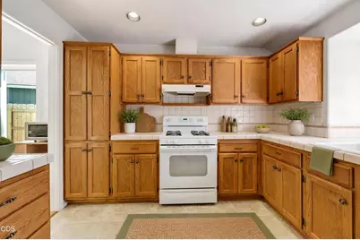 851 Ridgeway Circle, Medford, OR 97504 - Photo 16