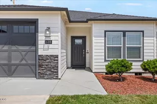 608 Nobility Dr, Medford, OR 97501 - Photo 2