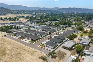 608 Nobility Dr, Medford, OR 97501 - Photo 30