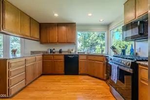 1829 Garden Dr, Medford, OR 97504 - Photo 8