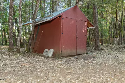 2524 Rockydale Road, Cave Junction, OR 97523 - Photo 18