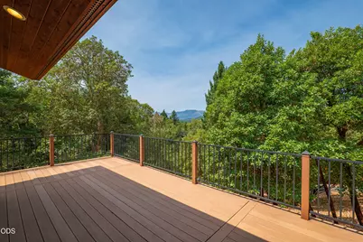 616 Mountain Paradise Drive, Grants Pass, OR 97526 - Photo 46