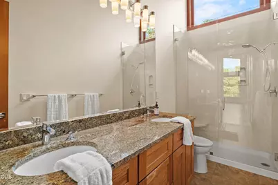 616 Mountain Paradise Drive, Grants Pass, OR 97526 - Photo 20
