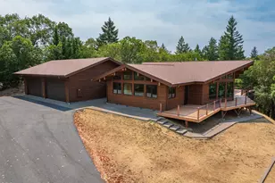 616 Mountain Paradise Dr, Grants Pass, OR 97526 - Photo 2