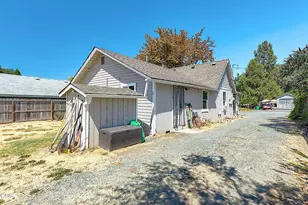 1550 Carnahan Dr, Grants Pass, OR 97527 - Photo 16