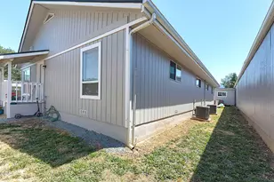 1741 Rogue River Hwy, Grants Pass, OR 97527 - Photo 46