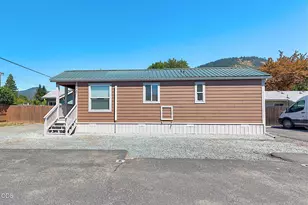 1741 Rogue River Hwy, Grants Pass, OR 97527 - Photo 92