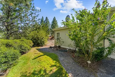 220 Burton Drive, Grants Pass, OR 97527 - Photo 32