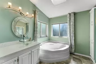 220 Burton Dr, Grants Pass, OR 97527 - Photo 14