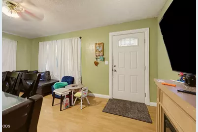 1407 Dakota Avenue, Medford, OR 97501 - Photo 10