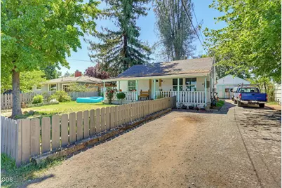 1407 Dakota Avenue, Medford, OR 97501 - Photo 2