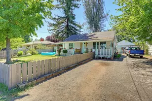 1407 Dakota Ave, Medford, OR 97501 - Photo 2