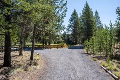 54440 Huntington Road, Bend, OR 97707 - Photo 32