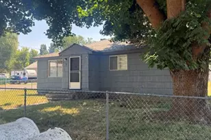 810 Wocus St, Klamath Falls, OR 97601 - Photo 2
