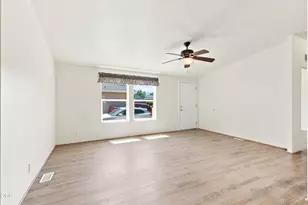 10 E South Stage Rd, Medford, OR 97501 - Photo 2