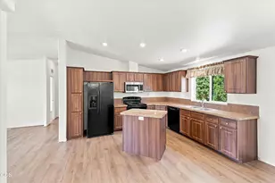 10 E South Stage Rd, Medford, OR 97501 - Photo 8