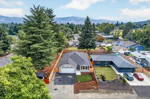 2211 Meals Dr, Medford, OR 97501 - Photo 34