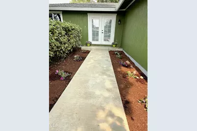 2607 Castle Circle, White City, OR 97503 - Photo 4