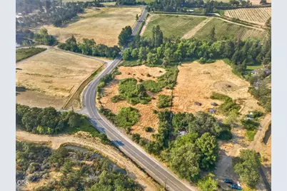 3545 Pioneer Road, Medford, OR 97501 - Photo 4