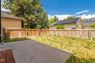 740 E Cascade Ave, Sisters, OR 97759 - Photo 4