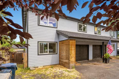 740 E Cascade Avenue, Sisters, OR 97759 - Photo 2