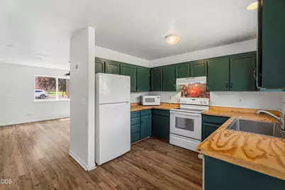 740 E Cascade Avenue, Sisters, OR 97759 - Photo 14