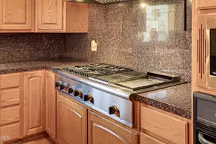 935 S 3rd St, Jacksonville, OR 97530 - Photo 24