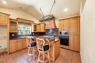 935 S 3rd St, Jacksonville, OR 97530 - Photo 20