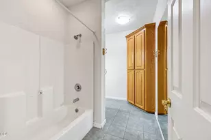 935 S 3rd St, Jacksonville, OR 97530 - Photo 30