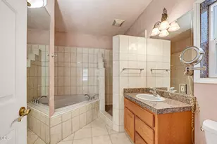 935 S 3rd St, Jacksonville, OR 97530 - Photo 16