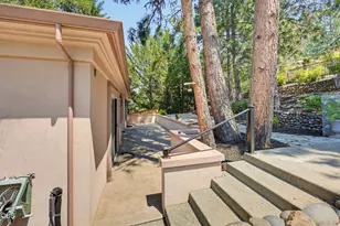 935 S 3rd St, Jacksonville, OR 97530 - Photo 36
