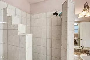 935 S 3rd St, Jacksonville, OR 97530 - Photo 18