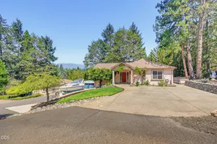 935 S 3rd St, Jacksonville, OR 97530 - Photo 6