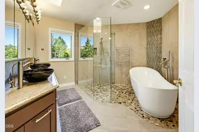 808 Pompadour Drive, Ashland, OR 97520 - Photo 68