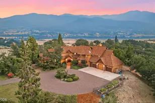 808 Pompadour Dr, Ashland, OR 97520 - Photo 8