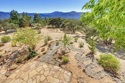 808 Pompadour Drive, Ashland, OR 97520 - Photo 18